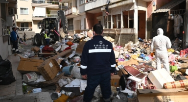 Karabağlar'da çöp ev vakası