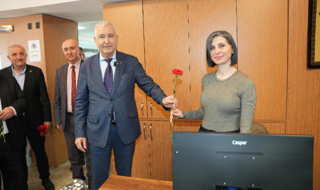 Kemalpaşa'da anlamlı 8 Mart kutlaması