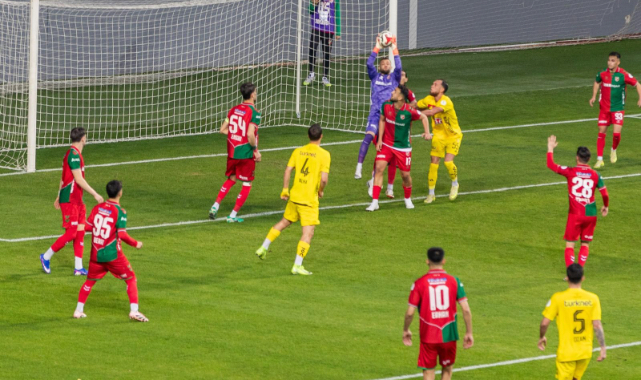 Türk futbolunun efsanesinden Başkan Tugay’a Karşıyaka Stadı teşekkürü