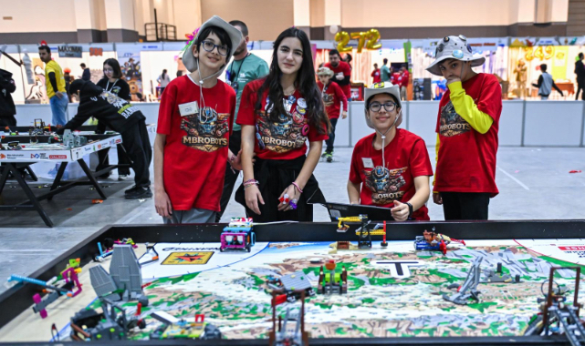 Türkiye'nin bilim kahramanları Fuar İzmir'de yarıştı