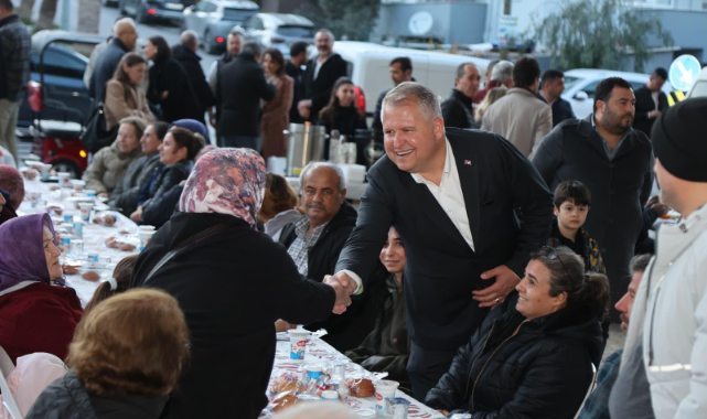 Urla'da Ramazan boyunca gönül sofrası kuruldu