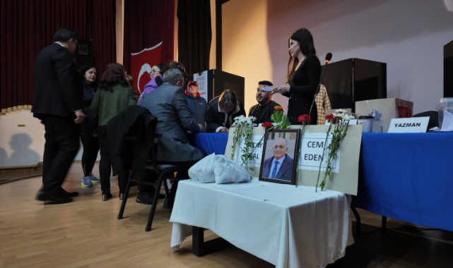 ADD Foça Kongresi'nde gergin anlar yaşandı