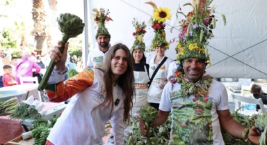 Alaçatı Ot Festivali renkli görüntülere sahne oldu