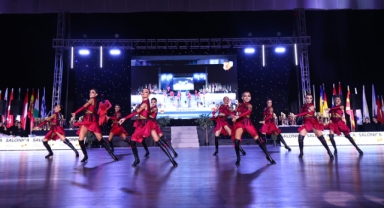 Dans sporcuların uluslararası arenadaki büyük başarısı