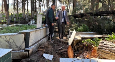 Fırtınadan etkilenen mezarlıklara hızlı müdahale
