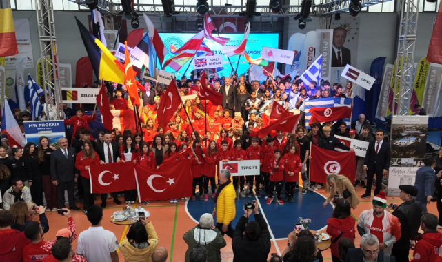 Foça'da Windsurf Techno 293 Dünya Şampiyonası başladı