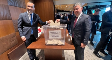 8 yıllık başkan veda etti… Hazır giyimde koltuk değişimi! 