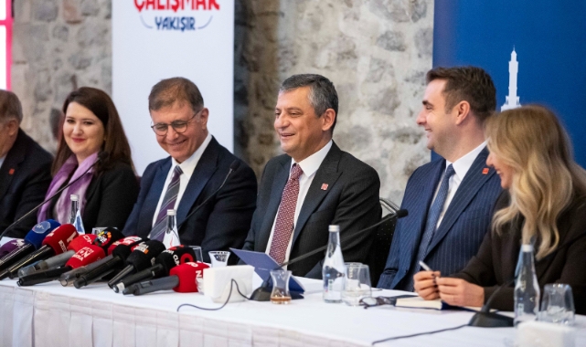 İzmir’de CHP ve Roman yurttaşlar aynı masada