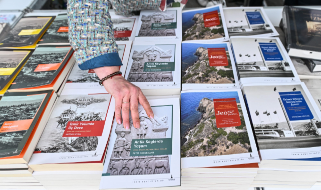 İzmir Kitap Fuarı kapılarını açtı