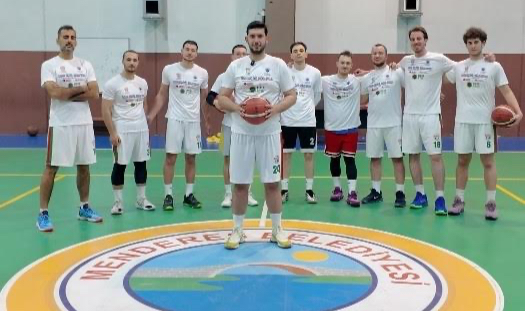 Menderes Belediyesi basketbol takımından dikkat çeken hareket