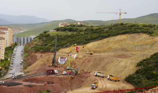 Menemen Sosyal Konutları’nda inşaat sürüyor