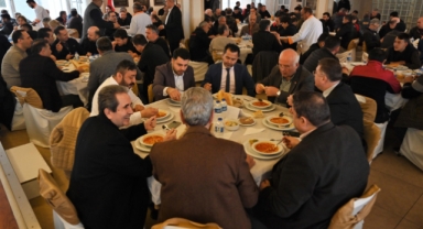 Sanayi esnafıyla aynı sofrada