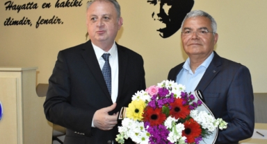 Ünlü sanayici Metin Akdaş gençlere ilham verdi