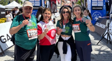 Çeşme Yarı Maratonu'nda iyilik peşinde koştular