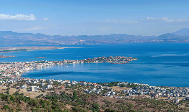 Folkart Arsa, Dikili’de müstakil villa imarlı tapu teslimlerini gerçekleştiriyor