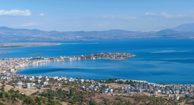 Folkart Arsa, Dikili’de müstakil villa imarlı tapu teslimlerini gerçekleştiriyor