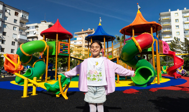 Narlıdere'de çocuk oyun parkları konforlu hale geliyor