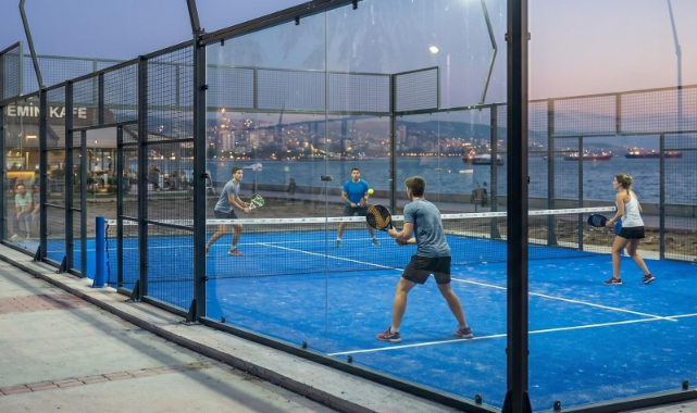 Bostanlı Sahili’ne yeni padel kortları geliyor