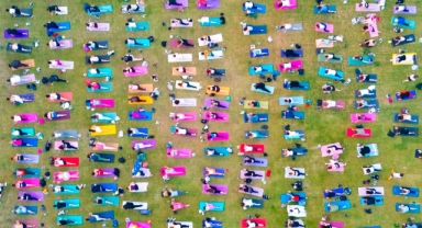 Matlar çimlere serildi Kültürpark'ta yoga rüzgârı esti