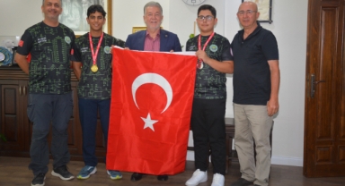 Seferihisarlı öğrenciler izmir esnaf teşkilatının gururu oldu