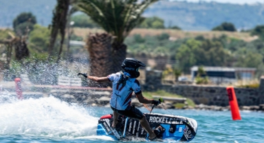 Türk sporcular İzeltaş Dünya Motosurf Şampiyonası'nda zirve yolunda