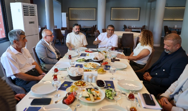 Buca'da siyasiler ortak masada buluştu