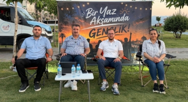 Gençler, Alsancak'ta AK Parti Konak Gençlik Kolları'nın yaz programında buluştu