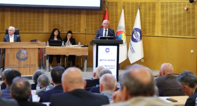 Metin Akdaş: “Aklımda makamlar değil, birlikte yürüdüğüm insanlar var”