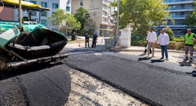 Narlıdere'de asfalt mesaisi hız kesmiyor