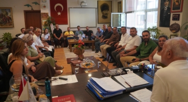 Seferihisar Belediye Başkan Vekili Fuat Gümüş meclis üyeleri ve muhtarlarla buluştu